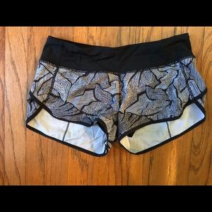 Lululemon hotty hot shorts (size 6)